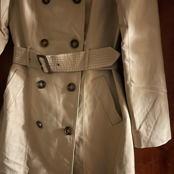 Women ORSAY Trench coat used,excellent condition khaki price $55 not negotiable - Picture 4 of 8